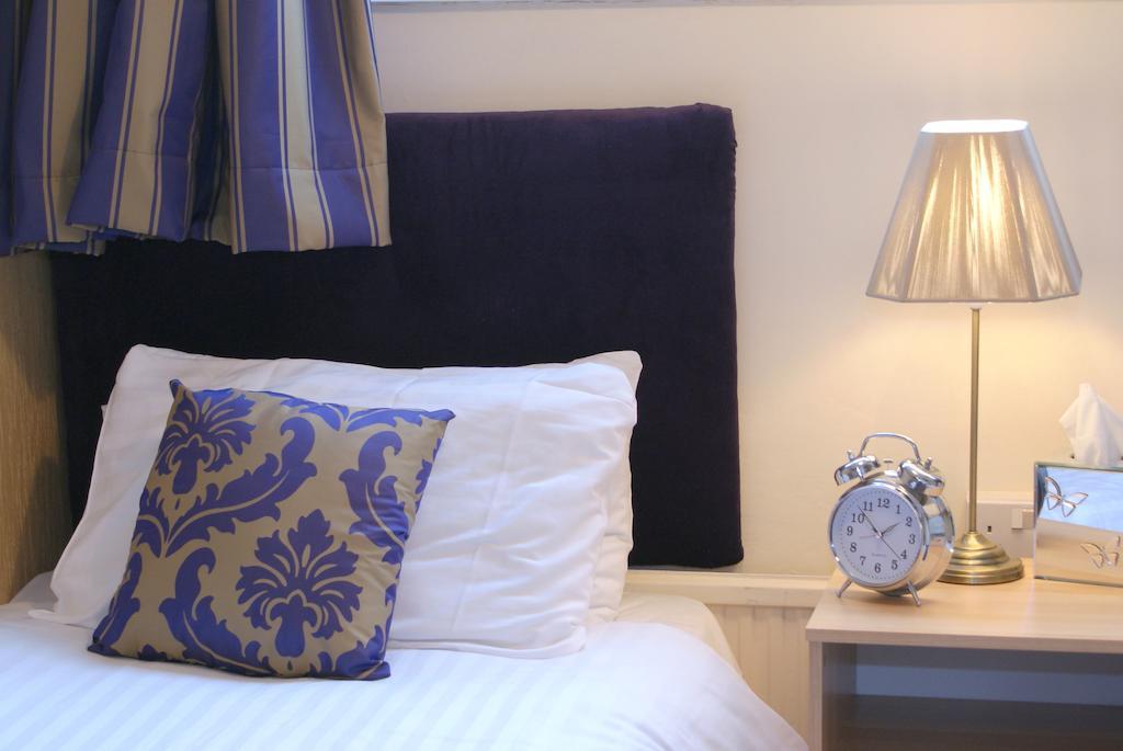 Adelphi Guest House Southport Oda fotoğraf