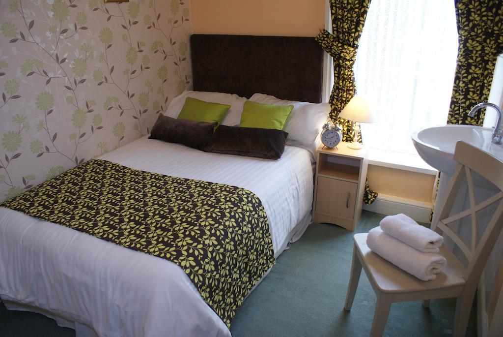 Adelphi Guest House Southport Oda fotoğraf